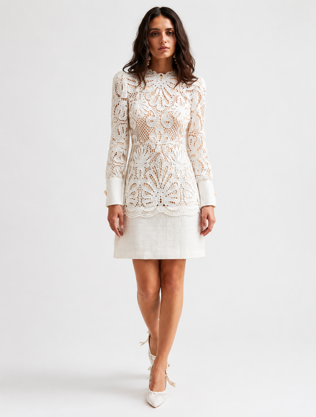 VESTIDO ML CORTO BORDADO BLANCO FONDO CREMA
