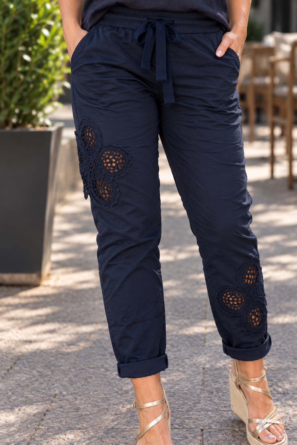 Jogger Flor Bordada R.2387